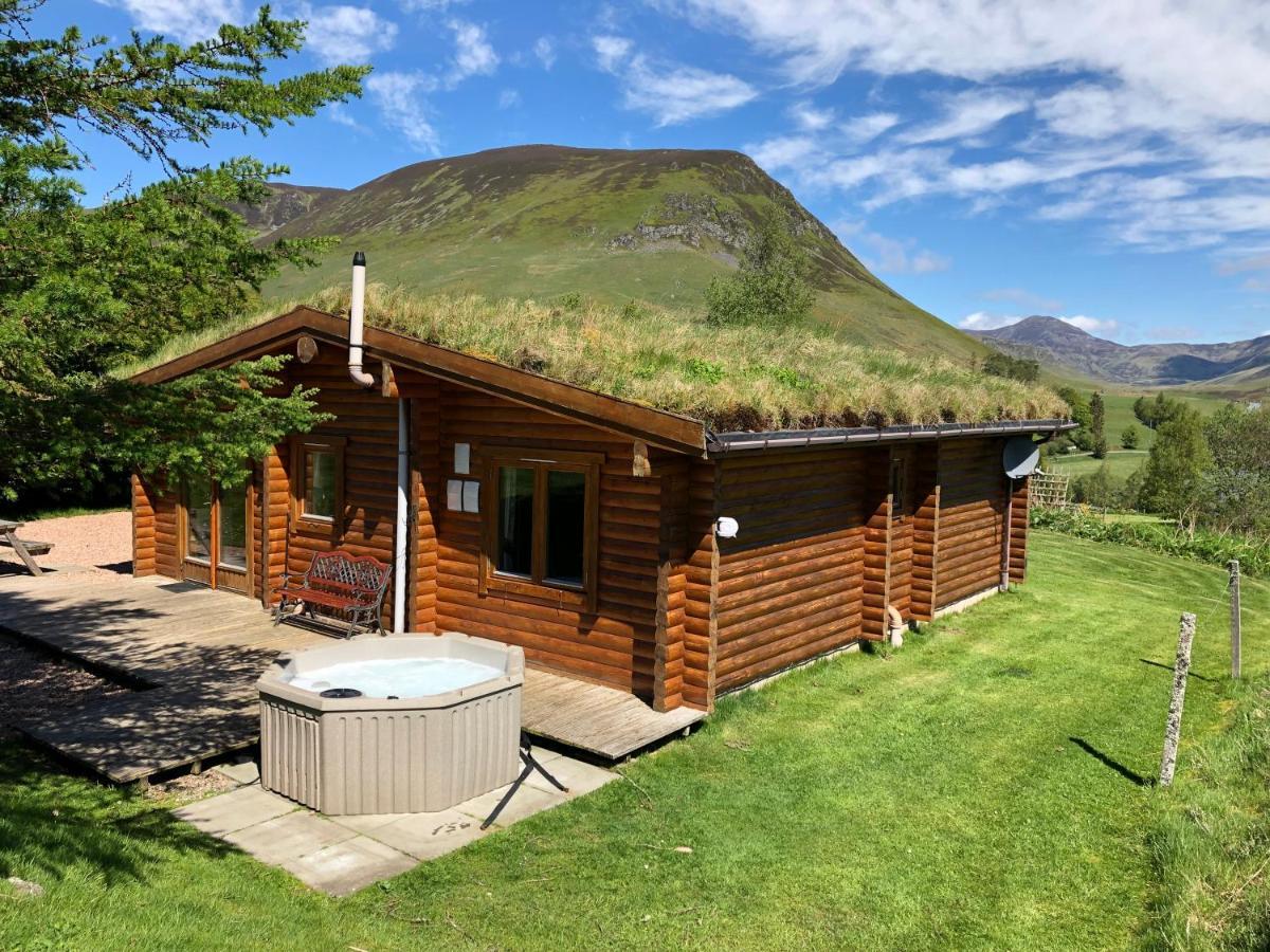 Glenbeag Mountain Lodges Spittal of Glenshee Exterior photo